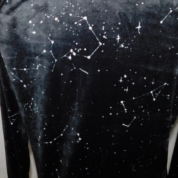 Suzy Shier Women S Black White Space Constellations Velour Long Sleeve Top shirt - Picture 9 of 10